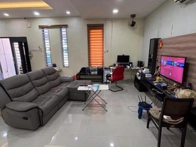 Kulai ioi Gate B Ceria 26x75 double storey for sale
