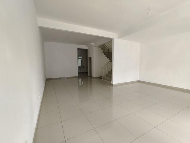 Kulai ioi double storey 5beds brand new