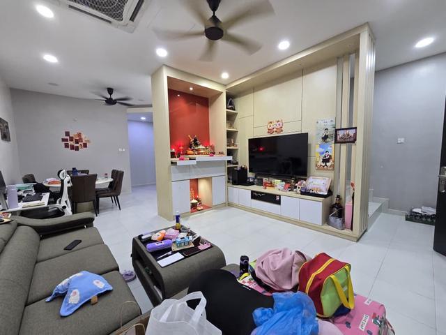 Kulai Ioi Jalan Merbau Double Storey Terrace 20x70 Renovated Good Cond