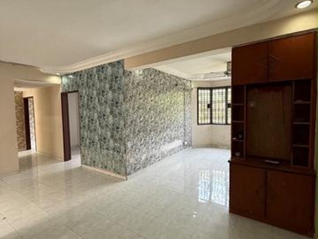 Kulai ioi sri putra apartment 3bedrooms sale