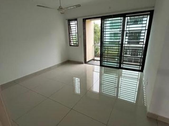 Kulai Indahpura Crystal 25 storey house for SaleOriginal Condition