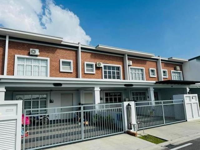 Kulai Indahpura Kensington 2 Double Storey Terrace Original Good Cond