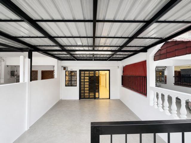 Kulai Saleng double storey low cost freehold renovated