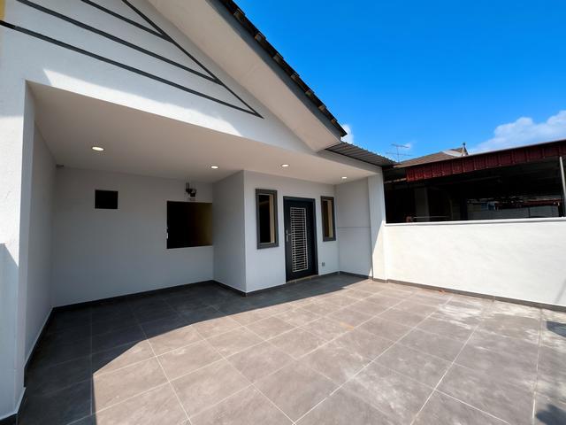Kulai single storey jalan sri putri 105