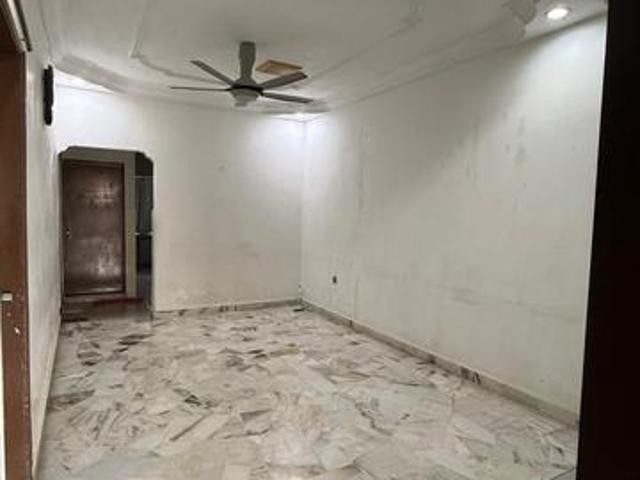 Kulai Sri Putri 1 Single Storey Terrace Full Loan Original Good Cond