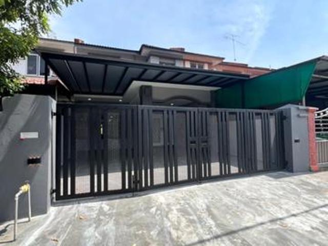 Kulai Sri Putri double storey Full Loan 5room3bath freehold