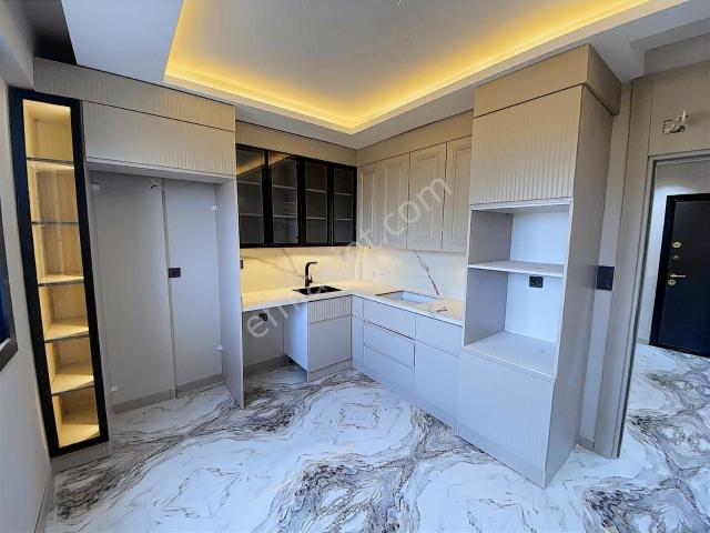 Kulepark~ayrıcalığı~ile~cadde~üzeri~az~katlı~ultra~lüx~kaçmaz