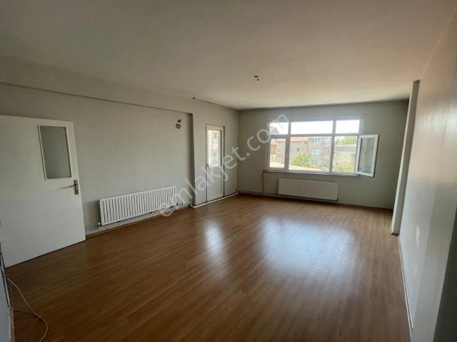 Küplüce Merkez 'de 2 Balkonlu Geniş Ve Ferah Kiralık 2+1 Daire