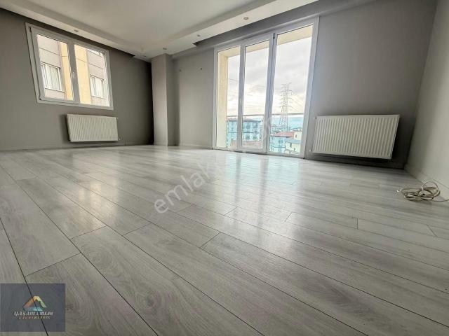 Kurtköy Merkezde Kiralık 2+1 Ara Kat Daire / Metroya 5 6 Dk
