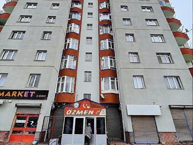 KURTSOYDAN SİTE İÇİNDE 3+1 KONUMU GÜZEL SATILIK FIRSAT DAİRE