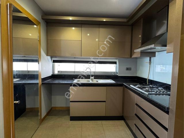 Kurtuluş Mah valilik Civarı 4.kat 2+1 Doğ.kiralık Daire