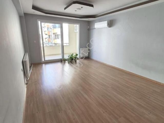 Kurtuluş Mahallesinde 3+1 Dopal Gazlı Ara Kat Kiralık Daire