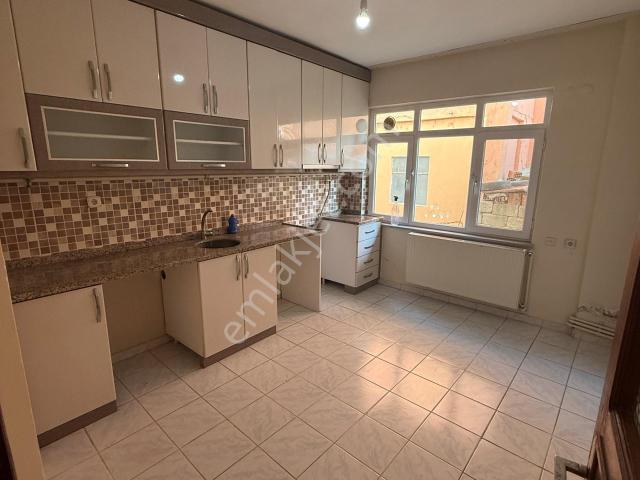 Kurtuluş Mahallesinde Uygun Fiyatlı Kiralık Giriş 3+1