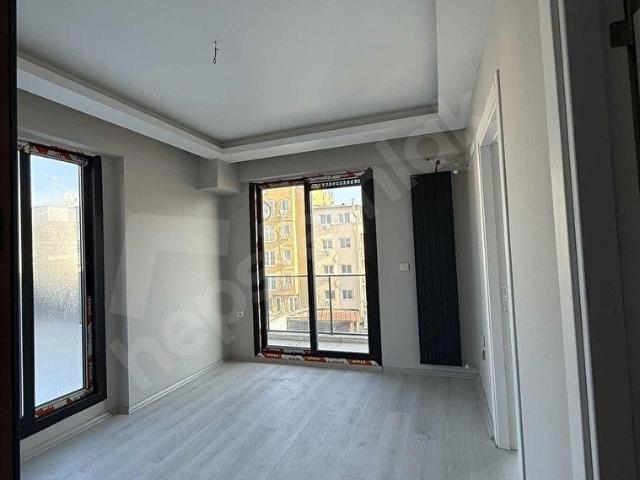 KURUÇEŞME MERKEZİ KONUMDA 1+1 TERASLI REZİDANS