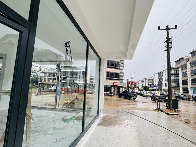 KURUMSALA DÜKKAN 300 M2 YOLA CEPHE KÖŞE PARSEL
