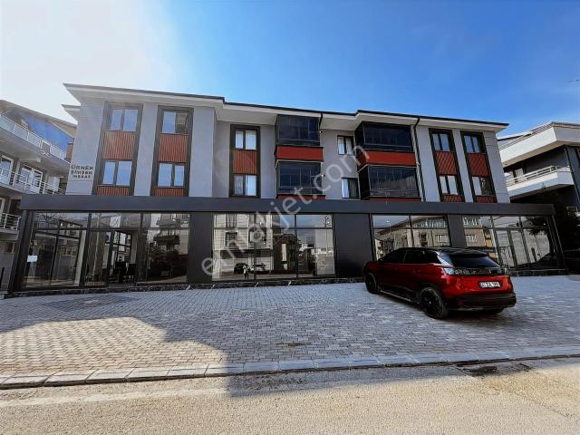 Kurumsala Uygun, Cadde Üzeri 550 M² Prestijli İş Yeri