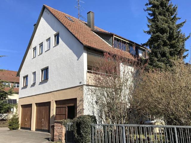 Kurzfr. freies, angebautes 2 bis 3 Familienhaus in Uni Nähe mit Garten und 3 integrierten Garagen!