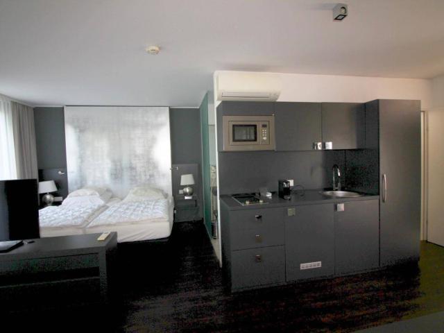 KURZZEITWOHNEN EINFACH VOLL FLEXIBEL MÖBLIERTES APPARTEMENT MIT BALKON & OPTIONALER TIEFGARAGE