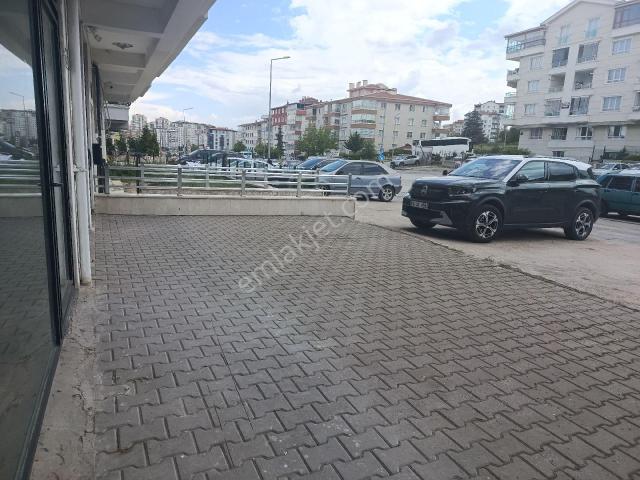 Kürşat Caddesinde Cadde Cepeli Dükkan Kupon Yer