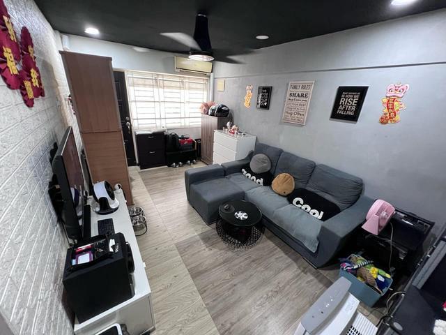 Kurau Flat Taman KoperasiWalk Up Unit Move In Condition FOR SALE