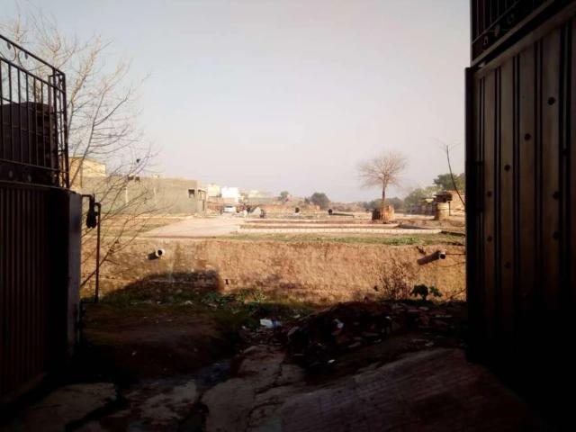 Kuri road commercial 10 marla plot sale. 30 lac per marla Islamabad Kuri Road ID 09681