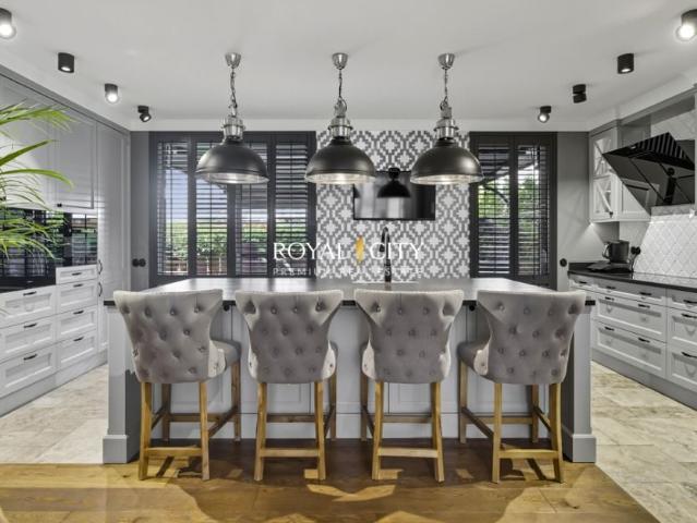 Kuropatwy 207 m², Warszawa
