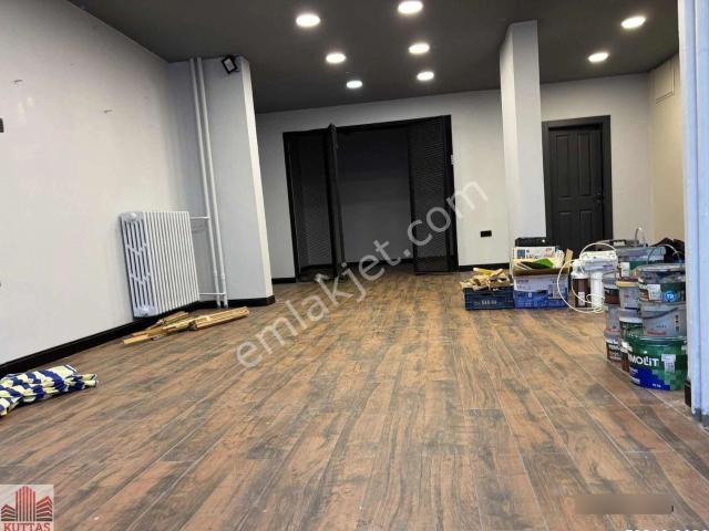 Kuttaş'tan Ayrancı Tomurcuk Sokak Köşe Başı Satılık Dükkan