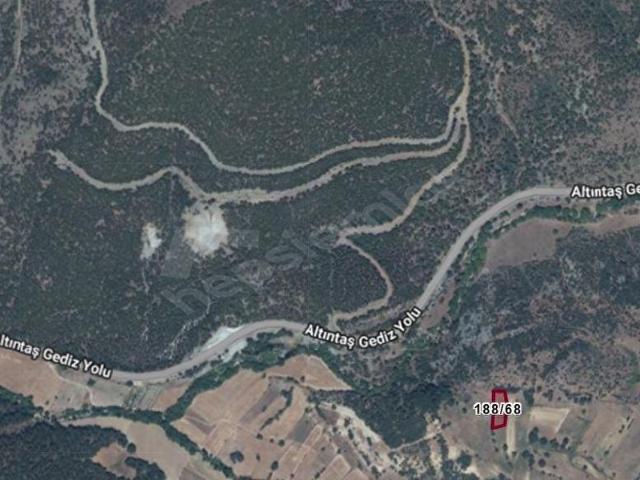 KÜTAHYA GEDİZ UĞURLUCADA SATILIK TARLA
