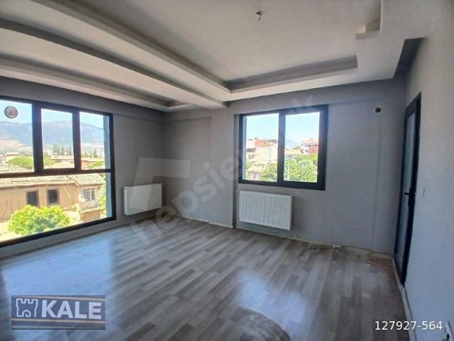 KUVVETLİ MAHALLESİNDE ARAKAT KİRALIK DAİRE