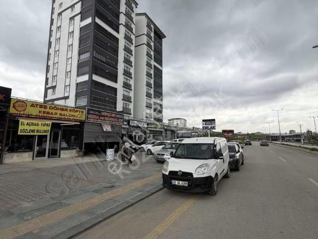 Kuzey Emlaktan Yakacık Merkezde 180 Metre Kiralık Dükkan