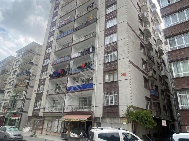 Kuzey Emlak'tan Demetevler Metro Yakını Asansörlü Geniş 3+1