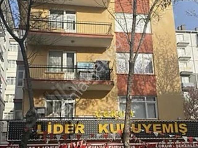 Kuzey Emlak'tan Demetevler 1.cadde'de Okul/park Yanında