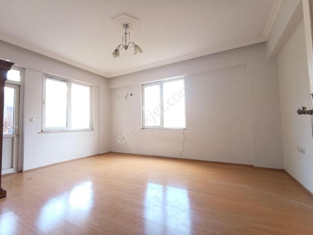 Kuzeyyaka Mahallesi 3+1 Ayrı Mutfak Tramvay Dibi Kiralık