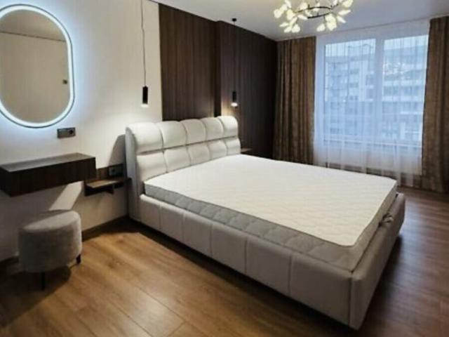 квартира 83 m2 Дружба