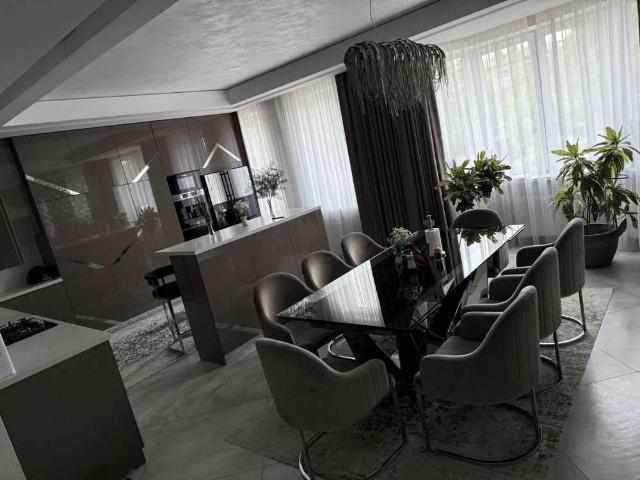 квартира 212 m2 Киевский