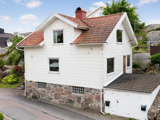 Kviavägen 6