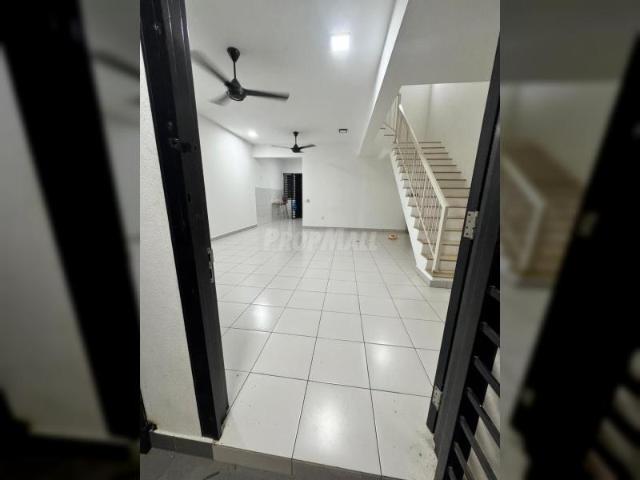 KYRA 1 DOUBLE STOREY TERRACE HOUSE FOR RENTAL AT BANDAR BUKIT RAJA