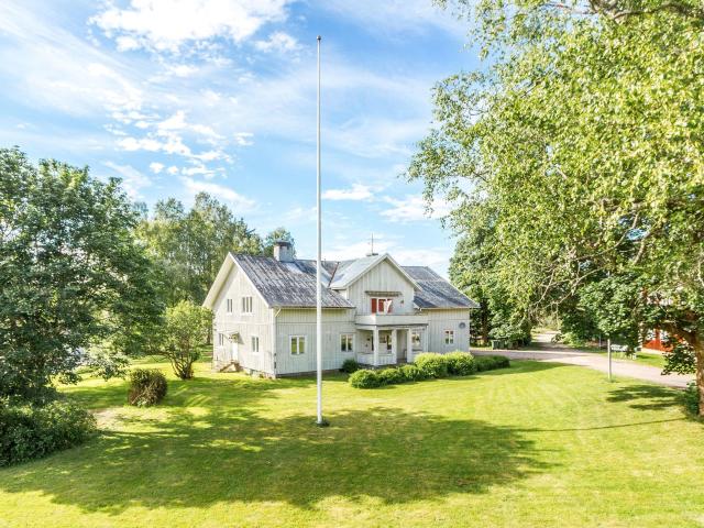Kyrkbrovägen 25