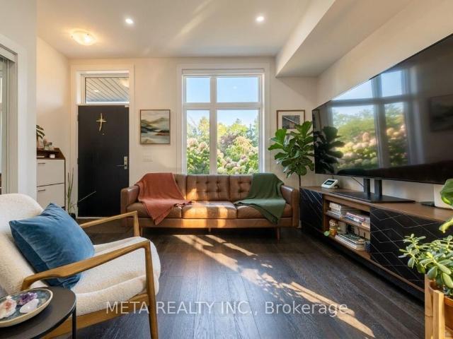 L144 9 Islington Avenue, Woodbridge | 2Beds/3Bath, Townhouse, $649,900 | Condos. Ca