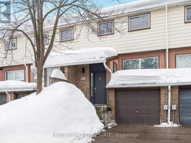 L6 63 Ferris Lane, Barrie, ON, L4M 5C4 townhouse for sale | Listing ID S11989 | Royal LePage