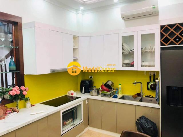 Lần đầu mới xuất hiện 45m2, mt4m. Trần quốc hoàn, ô tô, kd, bán gấp