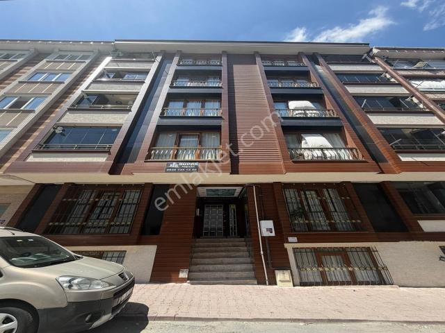 Lıon' Dan Metrobüse Yakın 1+1 Balkonlu Yeni Bina Kiralık Daire