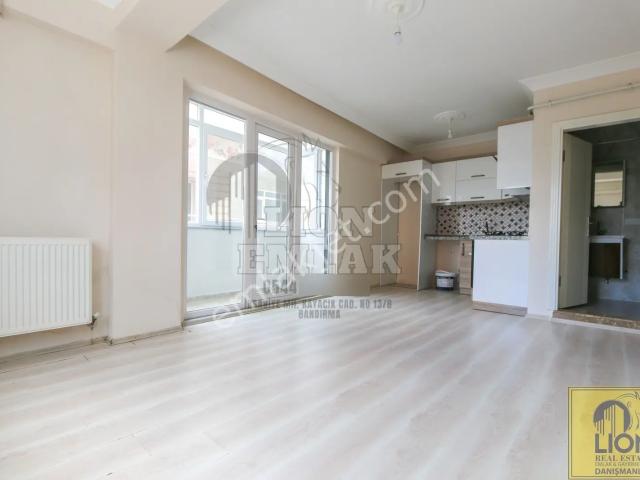 Lıon Emlak'tan 600evler'deana Cadde Üzeri Kiralık 1+1 Daire