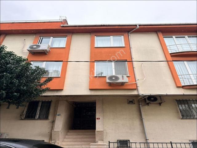 Lıon'dan Bahçeli Evlerde Kiralık Eşyasız 1+1 Daire !