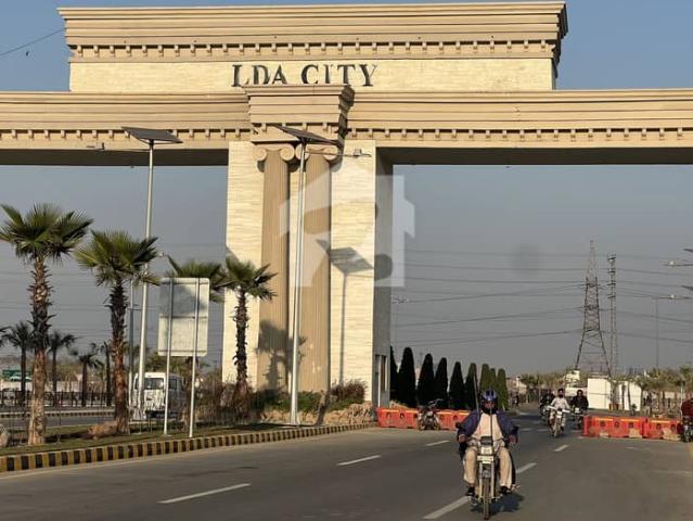 Luxury 10 Marla Plot for Sale in VIP Location L Block | LDA City Lahore