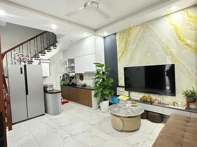 Lạc Long Quân Cách Mặt Phố 50M Nhà Đẹp Full Nội Thất Giá 8.7 Tỷ