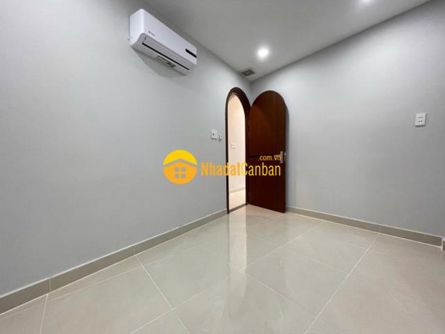 Lạc long quân tân bình 42m 3 tầng 4pn không lg