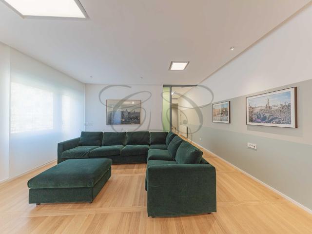 L’Eccellenza del Design Contemporaneo a Testaccio: Appartamento in Affitto