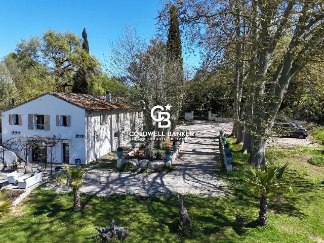 L’Élégance organique d'une Bastide du Xviiiᵉ, entre Oliviers. 300m² Les Arcs