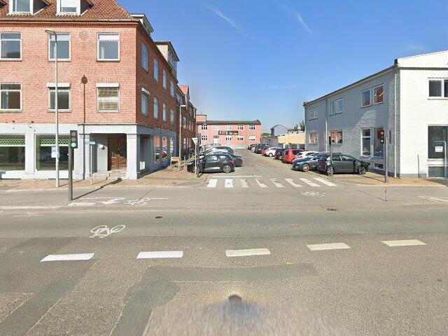 Lækker 4 værelses lejlighed med parkering